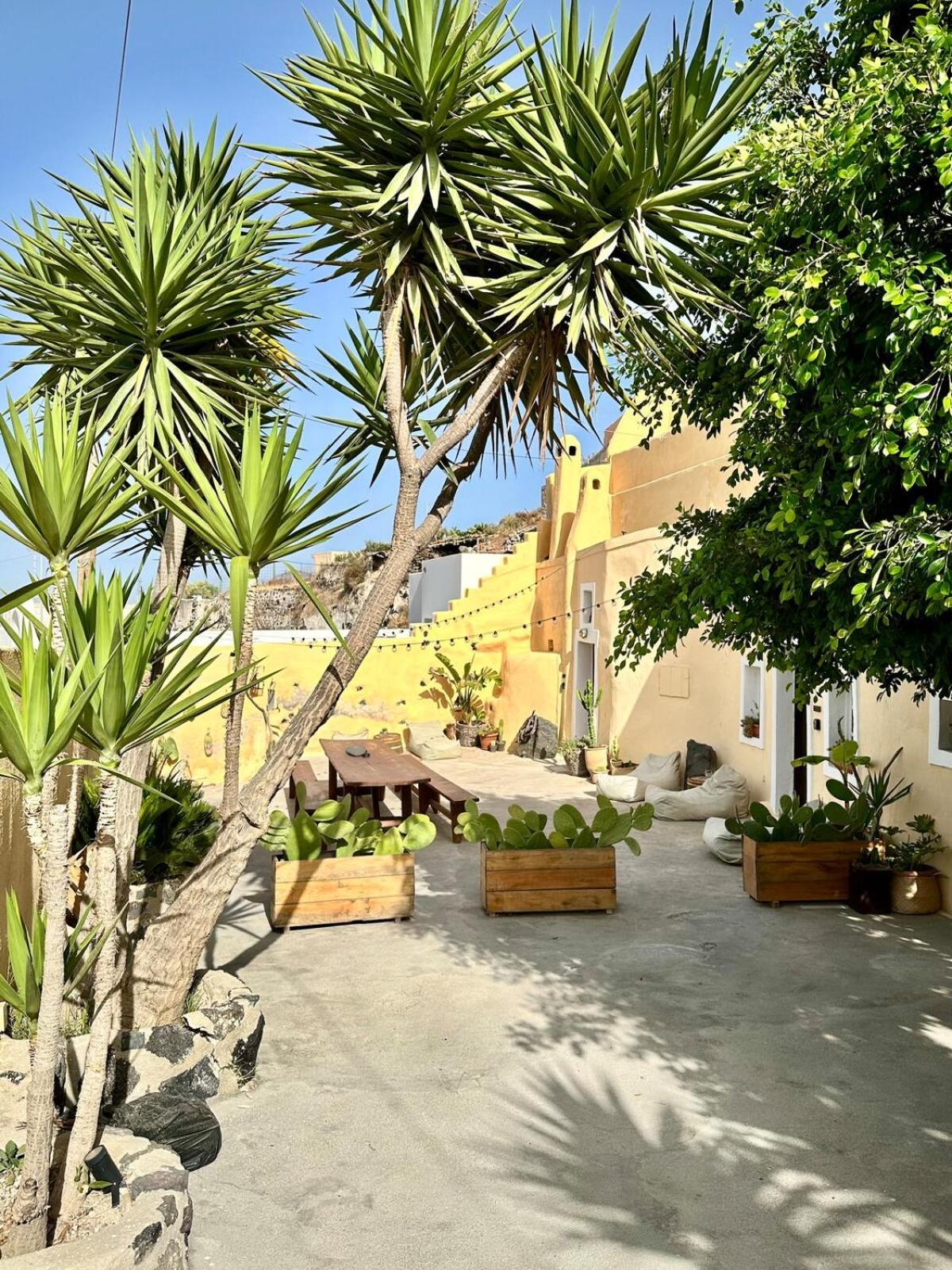 Hotel Caval I Fira  Esterno foto